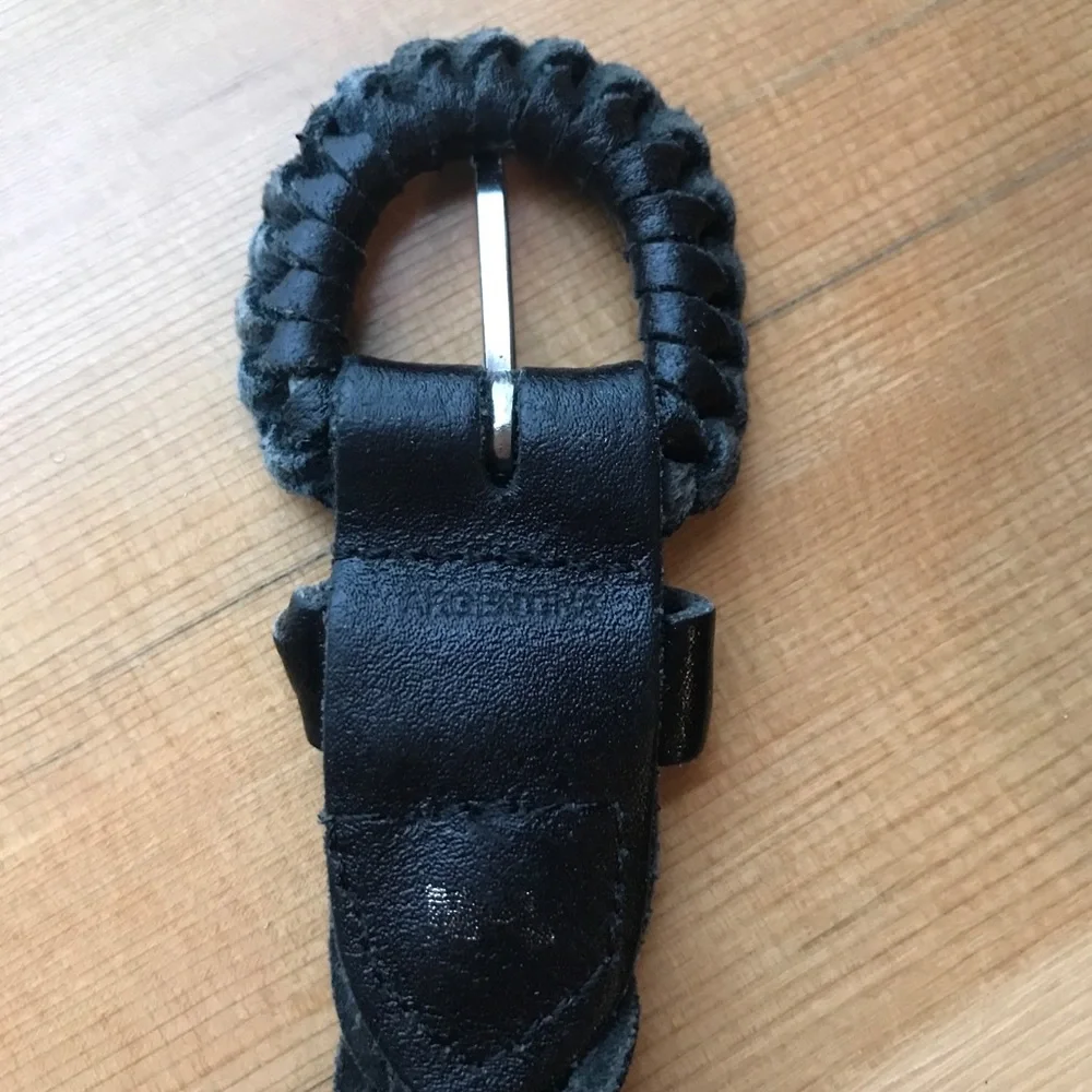M-L Black Leather Woven Argentina Leather Belt EUC 41”